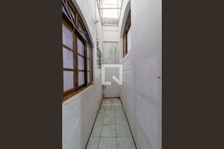 Corredor de casa para alugar com 2 quartos, 100m² em Vila Sao Geraldo, São Paulo