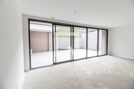 Sala de casa de condomínio à venda com 3 quartos, 230m² em Centro Empresarial Tamboré, Santana de Parnaíba
