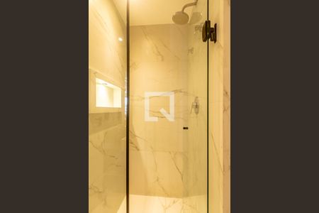 Banheiro da Suíte  de kitnet/studio à venda com 1 quarto, 25m² em Indianópolis, São Paulo