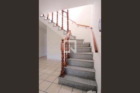 Escada de casa à venda com 3 quartos, 200m² em Vila Mafra, São Paulo