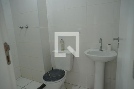 Banheiro de apartamento para alugar com 2 quartos, 44m² em Água Chata, Guarulhos