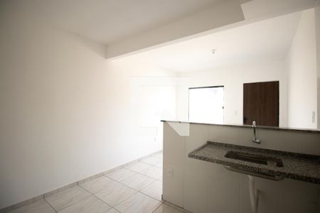 Cozinha e Área de Serviço de casa para alugar com 1 quarto, 69m² em Coelho, São Gonçalo