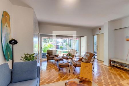 Casa à venda com 4 quartos, 290m² em Santo Amaro, São Paulo