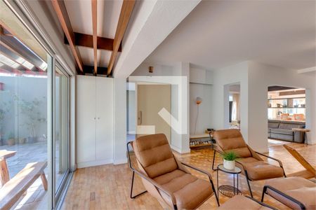 Casa à venda com 4 quartos, 290m² em Santo Amaro, São Paulo
