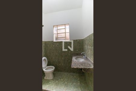 Banheiro de casa para alugar com 1 quarto, 40m² em Santa Rosa, Niterói