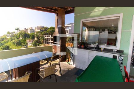 Cozinha de casa à venda com 5 quartos, 600m² em Piratininga, Niterói