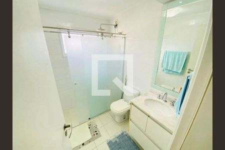 Banheiro de apartamento para alugar com 3 quartos, 111m² em Jardim Tres Marias, Guarujá