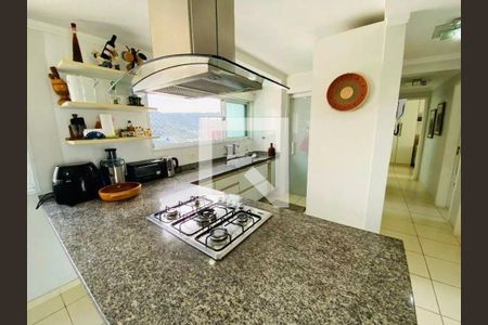 Cozinha de apartamento para alugar com 3 quartos, 111m² em Jardim Tres Marias, Guarujá