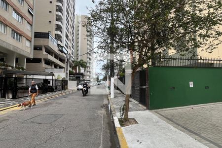 Vista da Rua de apartamento para alugar com 1 quarto, 66m² em Orquidario, Santos