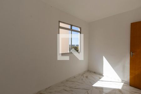 Quarto 2 de apartamento para alugar com 2 quartos, 48m² em São João Batista, Belo Horizonte