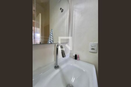 Banheiro de apartamento à venda com 1 quarto, 46m² em Jardim Brasil, Campinas