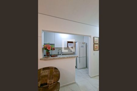 Cozinha de apartamento para alugar com 2 quartos, 63m² em Vila Caiçara, Praia Grande