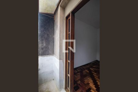 Entrada de apartamento à venda com 2 quartos, 71m² em Medianeira, Porto Alegre