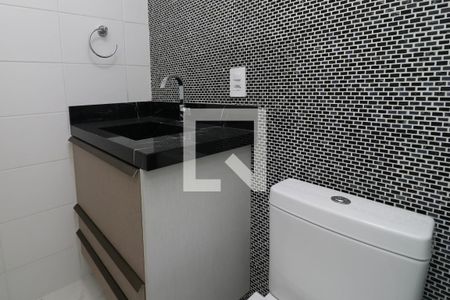 Banheiro Social de apartamento para alugar com 2 quartos, 78m² em Jardim Flor da Montanha, Guarulhos