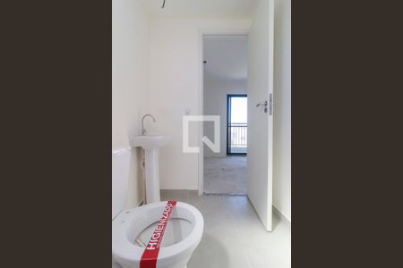 Banheiro de kitnet/studio para alugar com 0 quarto, 25m² em Jardim das Acacias, São Paulo