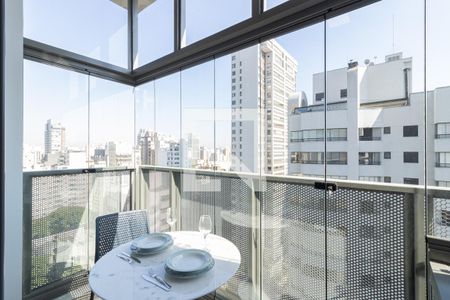Varanda de kitnet/studio para alugar com 1 quarto, 34m² em Indianópolis, São Paulo