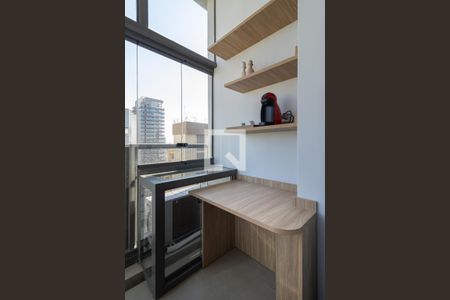 Varanda de kitnet/studio para alugar com 1 quarto, 34m² em Indianópolis, São Paulo