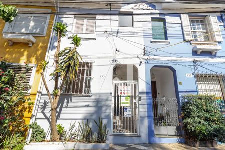 Fachada de casa à venda com 3 quartos, 108m² em Pompeia, São Paulo