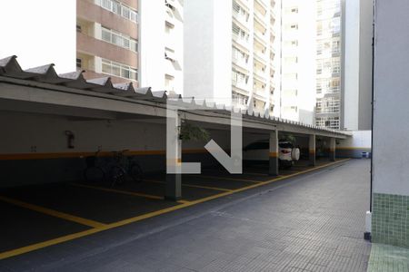 Garagem de apartamento para alugar com 2 quartos, 80m² em Centro, Guarujá