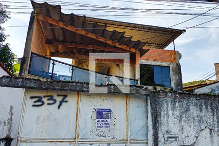 Fachada de casa à venda com 5 quartos, 330m² em Pechincha, Rio de Janeiro