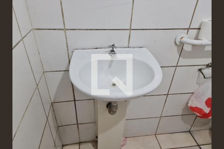 Banheiro Social de apartamento para alugar com 2 quartos, 47m² em Jardim Nova Cidade, Guarulhos