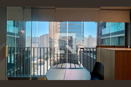 Varanda de kitnet/studio para alugar com 1 quarto, 24m² em Cerqueira César, São Paulo