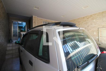 Garagem de casa à venda com 3 quartos, 200m² em Vila Tolstoi, São Paulo