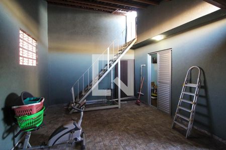 Área externa de casa à venda com 3 quartos, 200m² em Vila Tolstoi, São Paulo