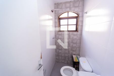 Banheiro Edícula de casa à venda com 3 quartos, 300m² em Cangaiba, São Paulo