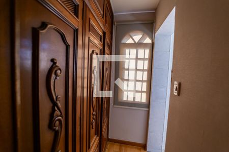 Closet do Quarto 1 de casa à venda com 3 quartos, 300m² em Cangaiba, São Paulo