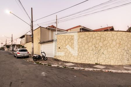 Fachada de casa à venda com 3 quartos, 330m² em Vila Sao Francisco (zona Leste), São Paulo