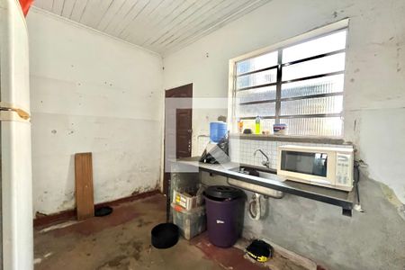 Cozinha de casa à venda com 2 quartos, 280m² em Jardim Itacolomi, São Paulo