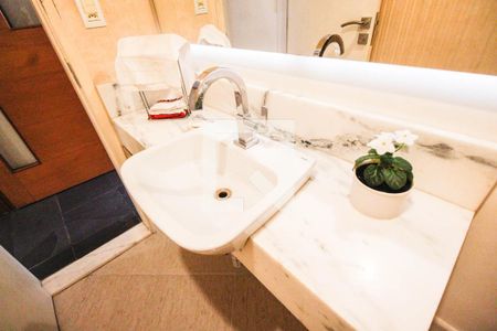 Lavabo de casa à venda com 3 quartos, 180m² em Parada Inglesa, São Paulo