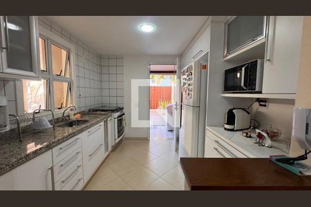 Cozinha de casa de condomínio à venda com 3 quartos, 132m² em Jardim Nova Europa, Campinas