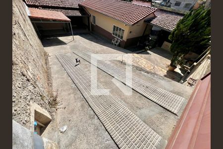 Garagem de casa à venda com 6 quartos, 180m² em Tupi, Belo Horizonte
