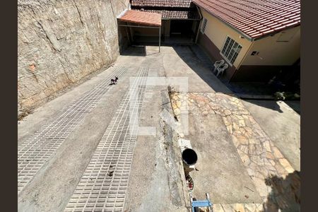 Garagem de casa à venda com 6 quartos, 180m² em Tupi, Belo Horizonte