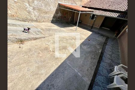 Garagem de casa à venda com 6 quartos, 180m² em Tupi, Belo Horizonte