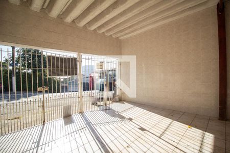 Garagem de casa à venda com 3 quartos, 125m² em Jardim Monjolo, São Paulo
