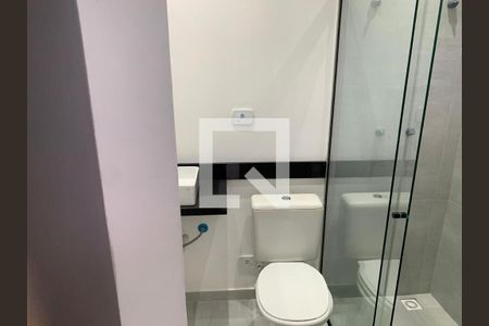 Banheiro da Suíte 1 de casa de condomínio para alugar com 3 quartos, 380m² em Aruã, São Paulo