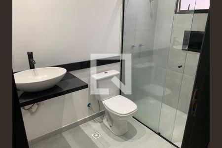 Banheiro da Suíte 2 de casa de condomínio para alugar com 3 quartos, 380m² em Aruã, São Paulo