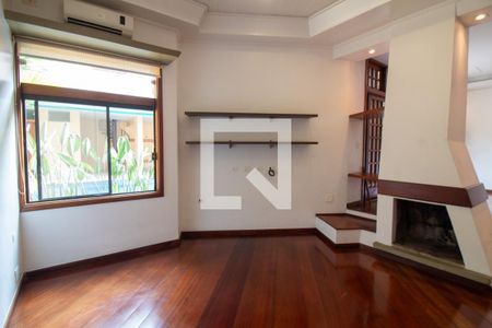 Sala da Lareira de casa à venda com 4 quartos, 447m² em Granja Julieta, São Paulo