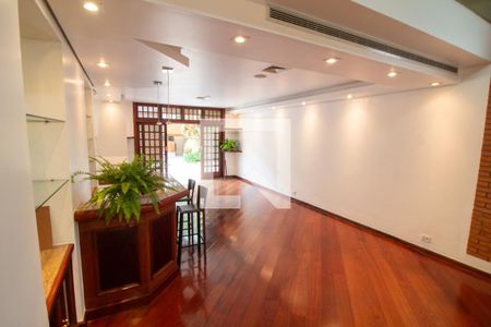 Sala de casa à venda com 4 quartos, 447m² em Granja Julieta, São Paulo