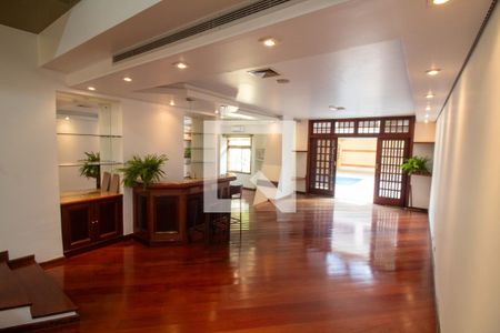 Sala de casa à venda com 4 quartos, 447m² em Granja Julieta, São Paulo