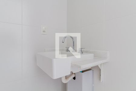 Banheiro de kitnet/studio para alugar com 1 quarto, 23m² em Perdizes, São Paulo