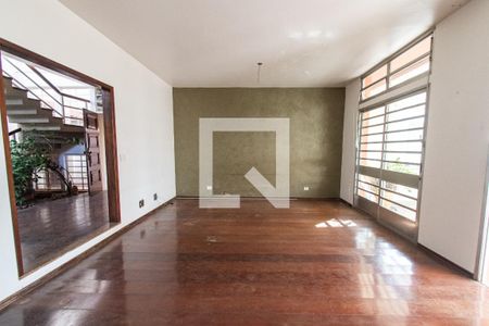 Sala de casa à venda com 4 quartos, 206m² em Bosque da Saúde, São Paulo