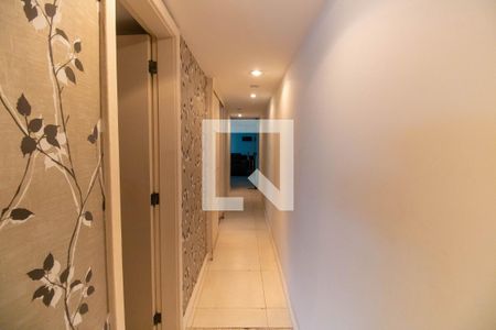 Corredor de apartamento à venda com 4 quartos, 400m² em Ingá, Niterói