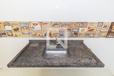 Cozinha de apartamento à venda com 2 quartos, 47m² em Vila Carmosina, São Paulo