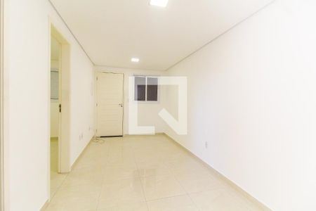 Sala de apartamento à venda com 2 quartos, 47m² em Vila Carmosina, São Paulo