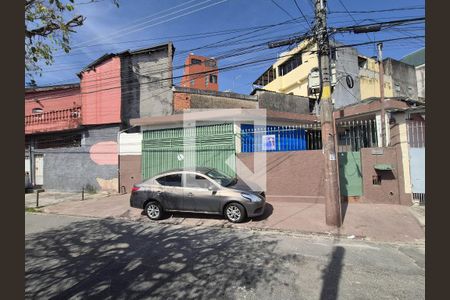 Fachada de casa à venda com 3 quartos, 180m² em Itaquera, São Paulo