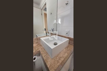 Banheiro de apartamento à venda com 2 quartos, 47m² em Jardim Anton Von Zuben, Campinas
